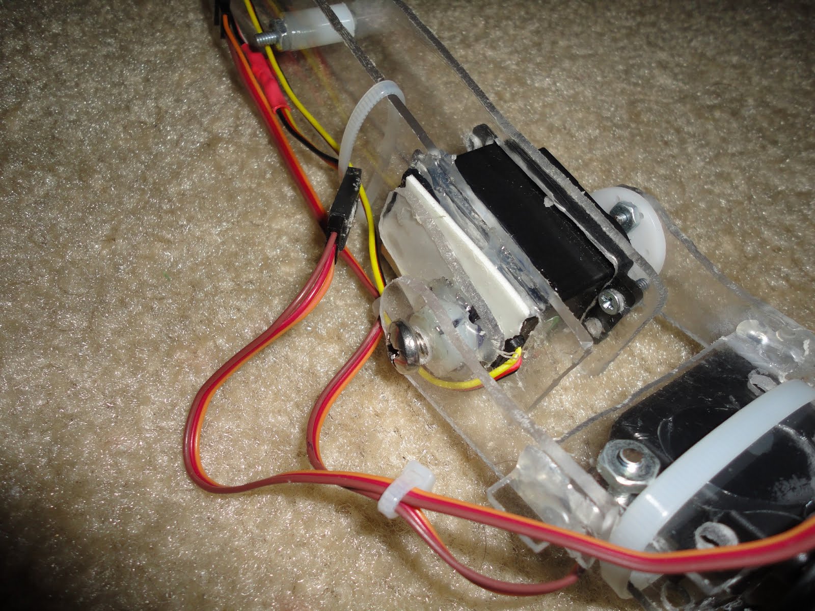 Robot arm gripper mechanism